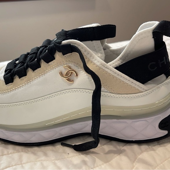 Chanel new with out box original - Picture 3 of 3